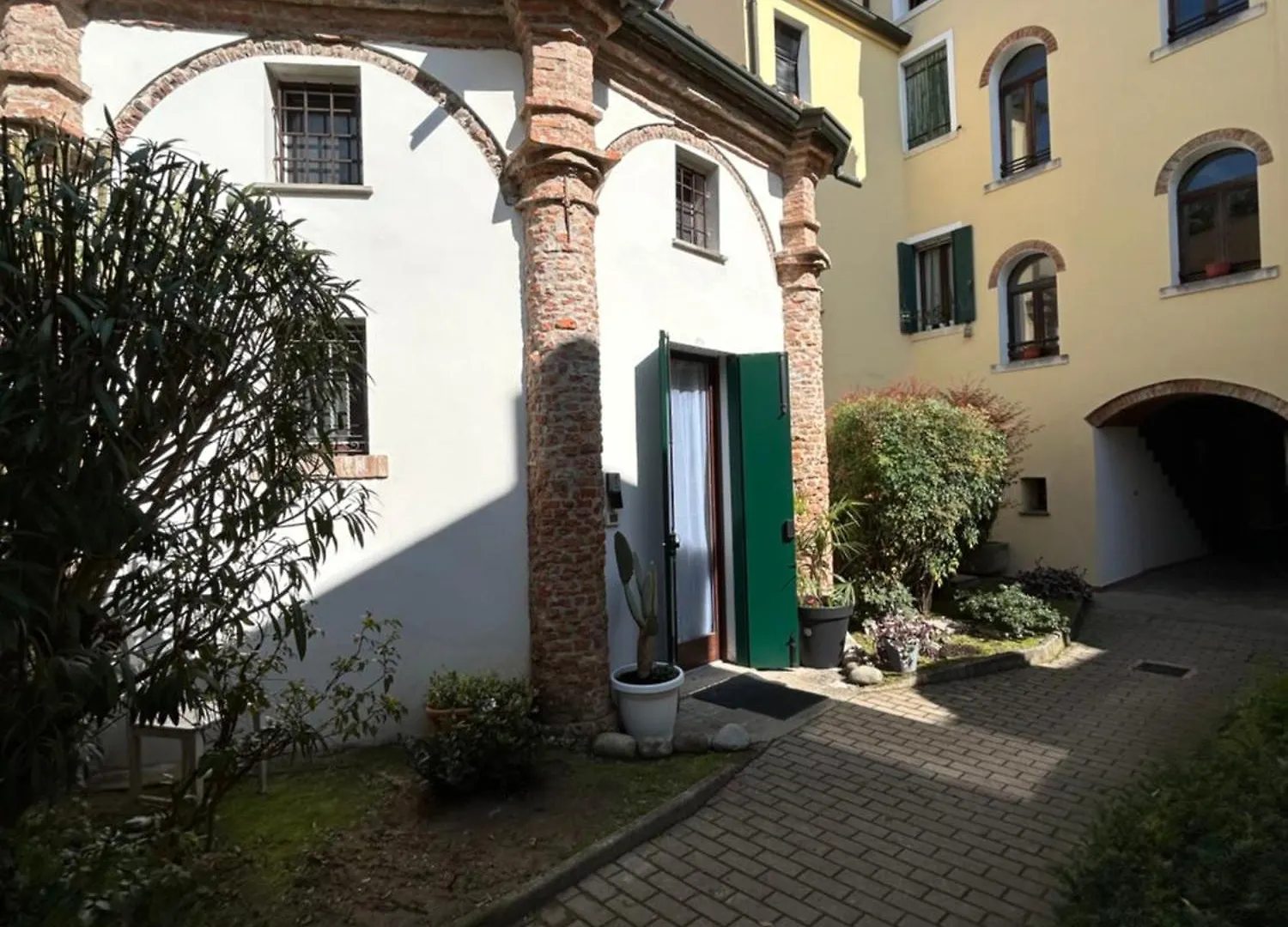 Chiesetta Abside Ex Seminario -Apartment Rovigo 0*,  Italy